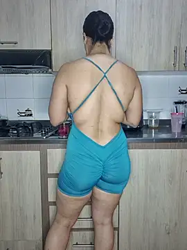 Snapshot of karla-bruni chatting on October 28, 2025, 10:19 am karla-bruni online show from October 28, 2025, 10:19 am