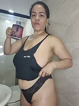 Snapshot of karla-bruni chatting on October 31, 2025, 10:05 am karla-bruni online show from October 31, 2025, 10:05 am