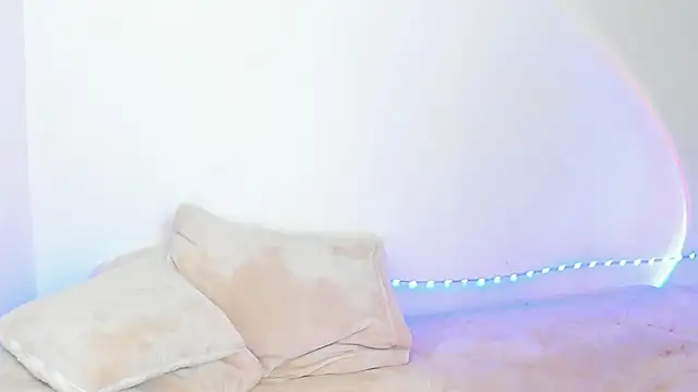 Lilith salvatoree online show from April 5, 2026, 2:09 am