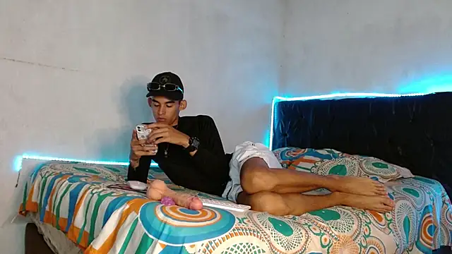 Snapshot of Paulosex12 chatting on October 16, 2025, 6:25 am Paulosex12 online show from October 16, 2025, 6:25 am