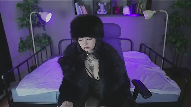 Snapshot of Bayonetta_doll chatting on November 13, 2025, 9:14 pm Bayonetta doll online show from November 13, 2025, 9:14 pm