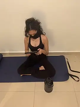 Snapshot of alicacua chatting on October 30, 2025, 4:03 am alicacua online show from October 30, 2025, 4:03 am