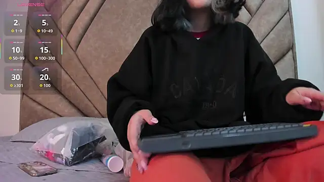 Mythical Girl online show from October 15, 2025, 7:03 pm