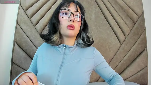 Mythical Girl online show from October 16, 2025, 7:37 pm