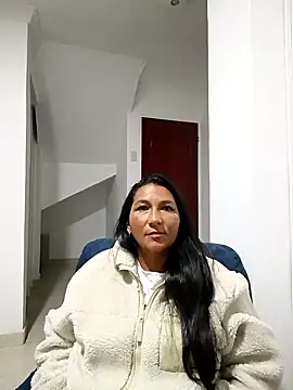Snapshot of MarleenBrown chatting on October 8, 2025, 11:02 pm MarleenBrown online show from October 8, 2025, 11:02 pm