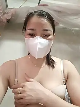 Snapshot of ladzy_sexy chatting on October 24, 2025, 5:59 am ladzy sexy online show from October 24, 2025, 5:59 am