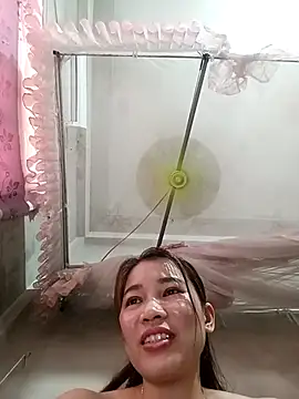 ladzy sexy online show from April 15, 2026, 5:25 am