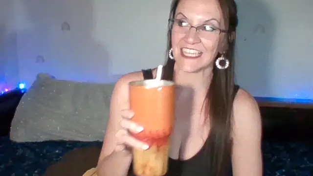 easy briezy online show from January 13, 2026, 2:28 am