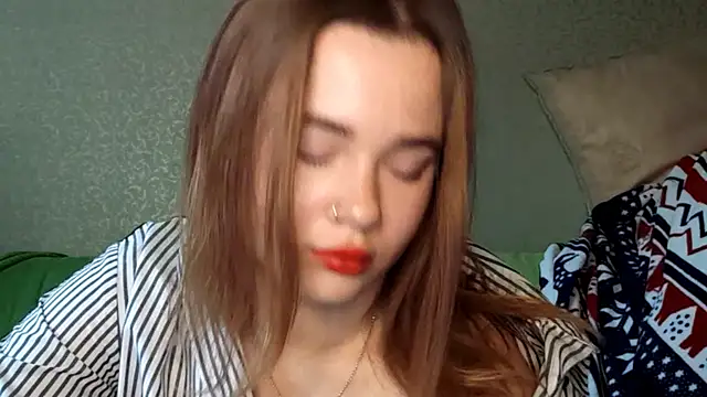 Snapshot of QuiveredFrown chatting on October 11, 2025, 11:42 am QuiveredFrown online show from October 11, 2025, 11:42 am