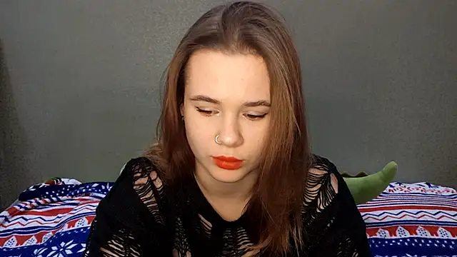 Snapshot of QuiveredFrown chatting on October 15, 2025, 11:21 am QuiveredFrown online show from October 15, 2025, 11:21 am