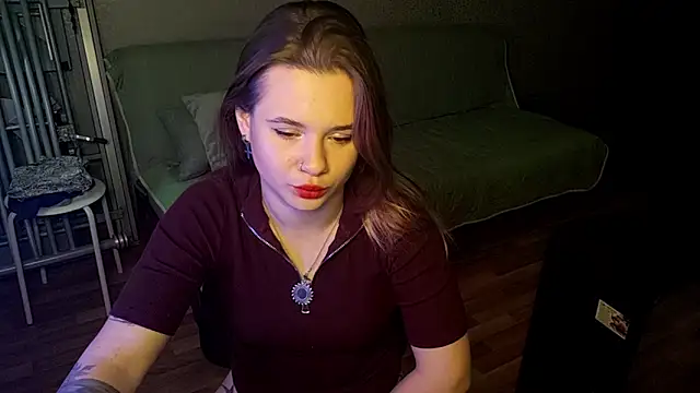 Snapshot of QuiveredFrown chatting on October 27, 2025, 11:47 am QuiveredFrown online show from October 27, 2025, 11:47 am