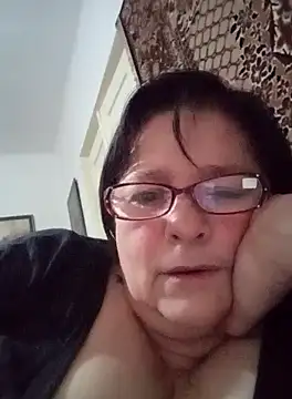 Snapshot of MilaCold5443 chatting on February 3, 2026, 6:22 am MilaCold5443 online show from February 3, 2026, 6:22 am