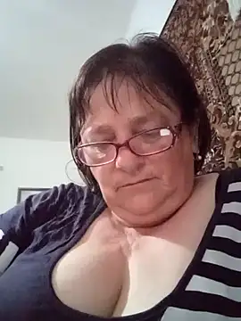 MilaCold5443 online show from April 19, 2026, 4:56 am