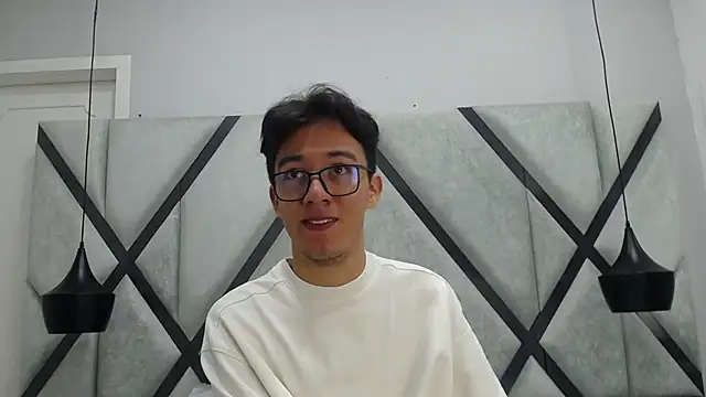 Snapshot of Austin_Reeds chatting on October 18, 2025, 12:06 pm Austin Reeds online show from October 18, 2025, 12:06 pm