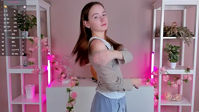 Snapshot of LittleCutieSandy chatting on October 12, 2025, 3:05 am LittleCutieSandy online show from October 12, 2025, 3:05 am