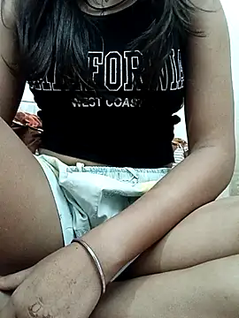 Snapshot of Sexy_Diyaa chatting on October 8, 2025, 8:12 am Sexy Diyaa online show from October 8, 2025, 8:12 am