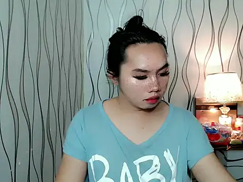 im ursweetheart online show from October 19, 2025, 3:18 am