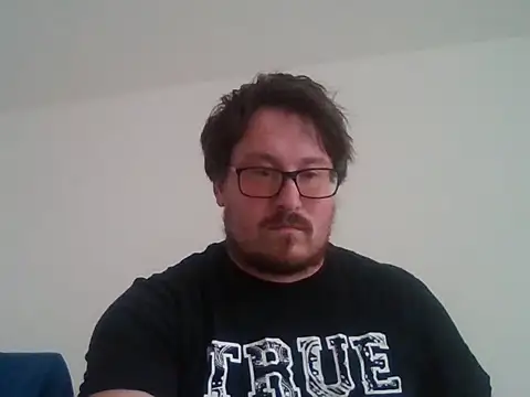 czechguy online show from November 1, 2025, 1:35 pm