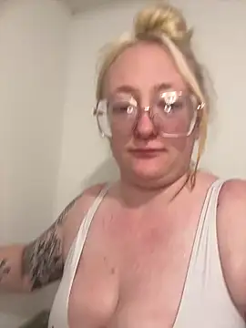 Snapshot of SashaMaexox chatting on November 5, 2025, 8:31 pm SashaMaexox online show from November 5, 2025, 8:31 pm