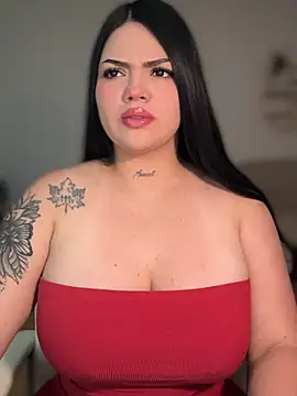 dulcemarianh  online show from June 16, 2026, 5:43 am