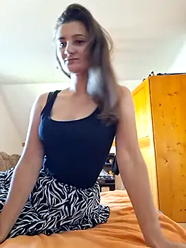 Snapshot of Nika_aa chatting on October 19, 2025, 12:06 pm Nika aa online show from October 19, 2025, 12:06 pm