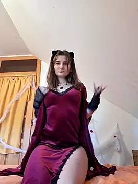 Snapshot of Nika_aa chatting on November 6, 2025, 8:59 am Nika aa online show from November 6, 2025, 8:59 am