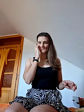 Snapshot of Nika_aa chatting on November 11, 2025, 6:57 am Nika aa online show from November 11, 2025, 6:57 am