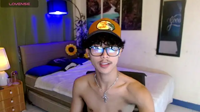 Snapshot of AsianCarl chatting on November 4, 2025, 1:43 pm AsianCarl online show from November 4, 2025, 1:43 pm