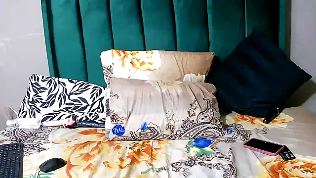 Snapshot of DeliciousBoobsx25 chatting on October 26, 2025, 3:12 am DeliciousBoobsx25 online show from October 26, 2025, 3:12 am