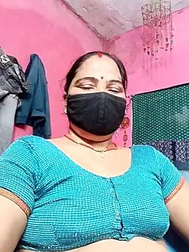 Snapshot of Ut_kanchna chatting on October 18, 2025, 12:57 am Ut kanchna online show from October 18, 2025, 12:57 am