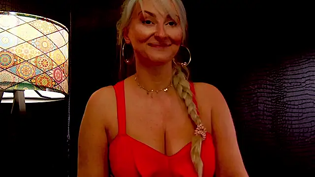 Snapshot of LeticiaReys chatting on November 29, 2025, 11:30 pm LeticiaReys online show from November 29, 2025, 11:30 pm