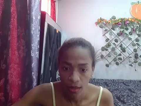 Snapshot of Melani_ebony chatting on November 4, 2025, 12:37 pm Melani ebony online show from November 4, 2025, 12:37 pm