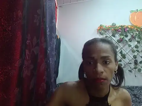 Snapshot of Melani_ebony chatting on November 5, 2025, 12:38 pm Melani ebony online show from November 5, 2025, 12:38 pm