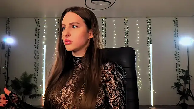 Alicia art  online show from November 12, 2025, 7:57 pm