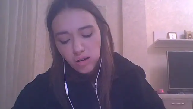 Snapshot of CeyaLier chatting on October 27, 2025, 5:17 pm CeyaLier online show from October 27, 2025, 5:17 pm