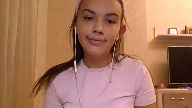 Snapshot of CeyaLier chatting on October 29, 2025, 5:47 pm CeyaLier online show from October 29, 2025, 5:47 pm