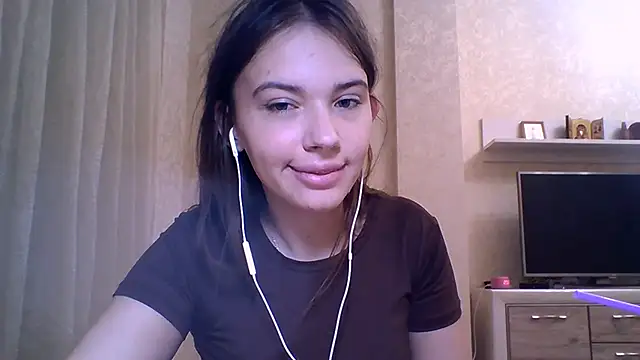 Snapshot of CeyaLier chatting on October 30, 2025, 5:24 pm CeyaLier online show from October 30, 2025, 5:24 pm