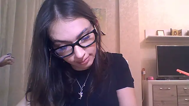 Snapshot of CeyaLier chatting on November 4, 2025, 5:01 pm CeyaLier online show from November 4, 2025, 5:01 pm