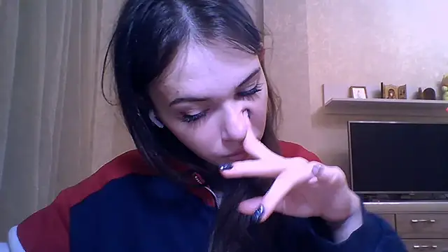 Snapshot of CeyaLier chatting on November 12, 2025, 5:35 pm CeyaLier online show from November 12, 2025, 5:35 pm