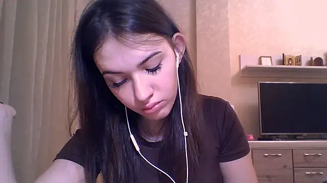 Snapshot of CeyaLier chatting on November 13, 2025, 5:12 pm CeyaLier online show from November 13, 2025, 5:12 pm