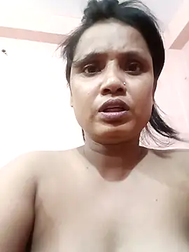 Snapshot of Megla879 chatting on October 13, 2025, 7:36 pm Megla879 online show from October 13, 2025, 7:36 pm