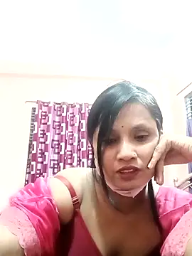 Snapshot of Megla879 chatting on November 4, 2025, 1:10 pm Megla879 online show from November 4, 2025, 1:10 pm