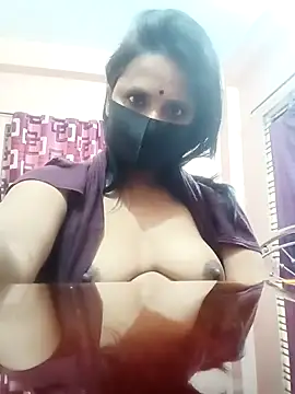 Snapshot of Megla879 chatting on November 10, 2025, 4:33 am Megla879 online show from November 10, 2025, 4:33 am