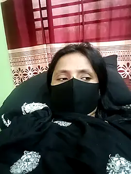 Snapshot of Megla879 chatting on November 24, 2025, 12:43 am Megla879 online show from November 24, 2025, 12:43 am