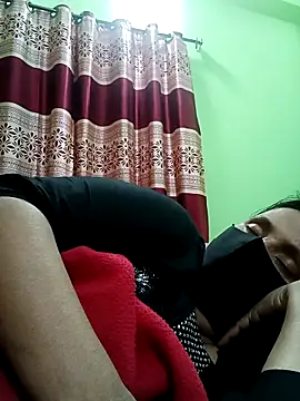 Snapshot of Megla879 chatting on November 26, 2025, 6:09 pm Megla879 online show from November 26, 2025, 6:09 pm