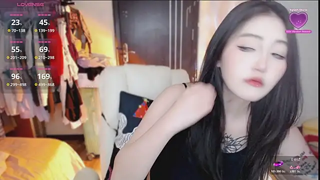 Snapshot of Ennaily chatting on October 19, 2025, 1:23 pm Ennaily online show from October 19, 2025, 1:23 pm