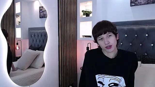 Emo Boy  online show from April 14, 2026, 8:15 pm