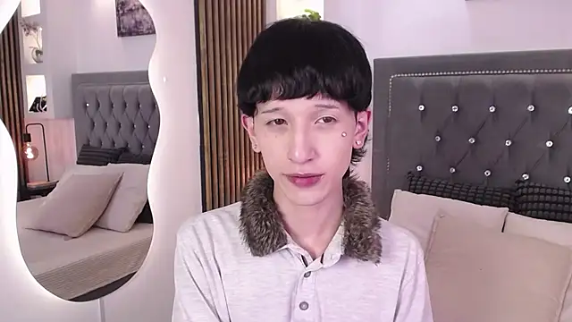 Emo Boy  online show from May 23, 2026, 8:35 pm