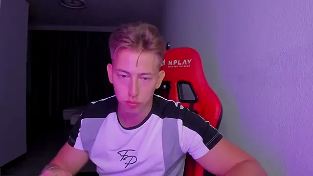 find0m master online show from November 7, 2025, 8:42 pm