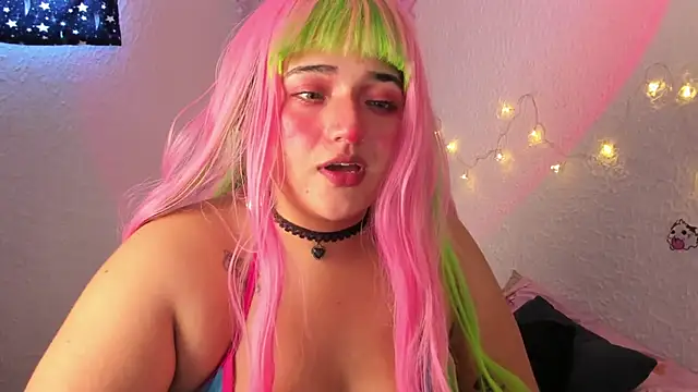 Snapshot of Emilycollei chatting on October 9, 2025, 3:43 pm Emilycollei online show from October 9, 2025, 3:43 pm